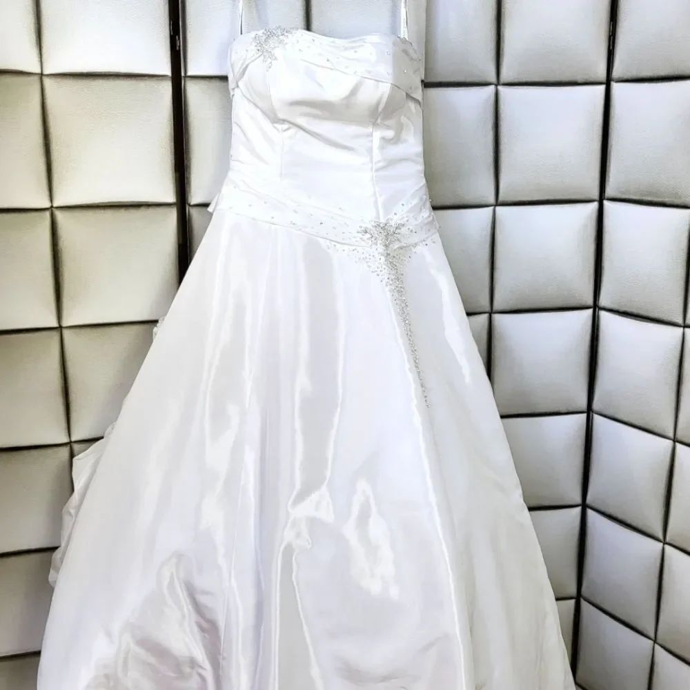 Alfred Angelo bridal gown - Picture 3 of 12